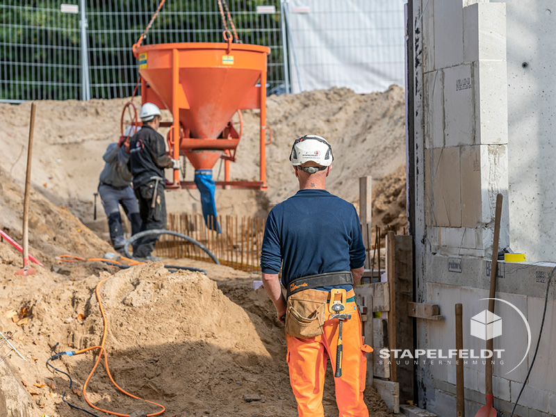 Betonierarbeiten | öffentlicher Neubau einer Rettungswache für das Johanniter-Krankenhaus Geesthacht durch das Bauunternehmen Stapelfeldt Bauunternehmung