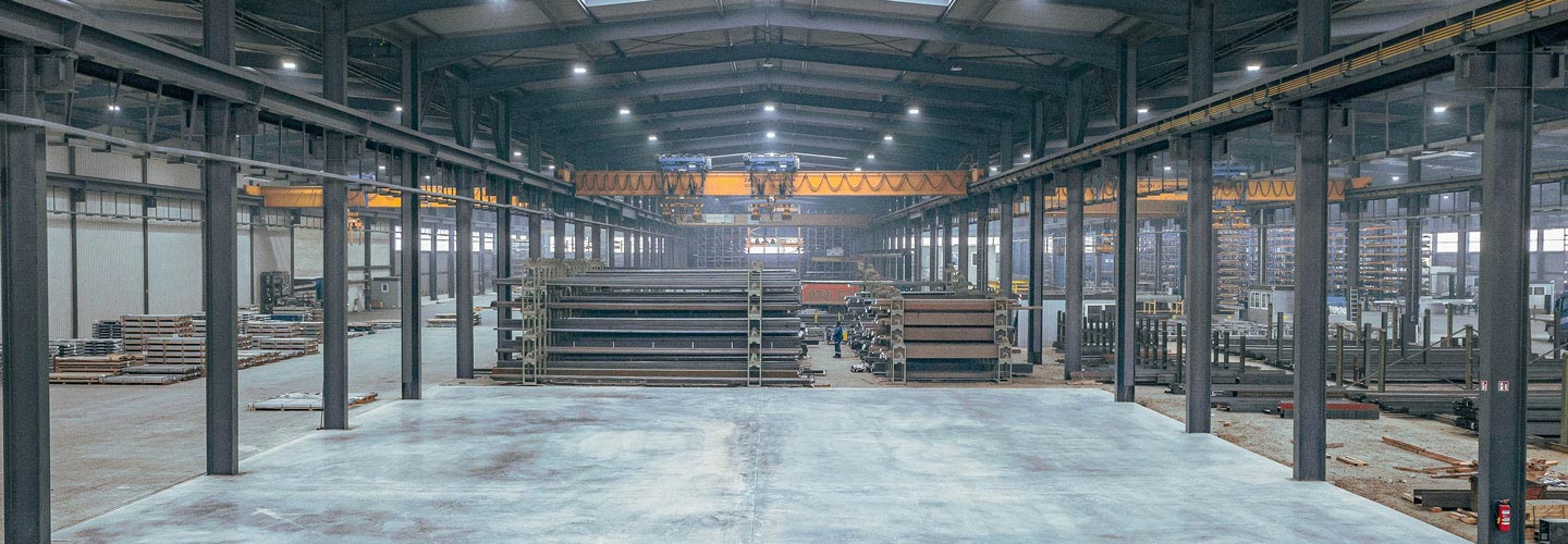 Bauunternehmen Lüneburg - inhabergeführte Baufirma - für Bauvorhaben in der Stadt und dem Landkreis Lüneburg  & Umgebung - Gewerbehalle / Industriehalle Sanierung des Hallenbodens im laufenden Betrieb