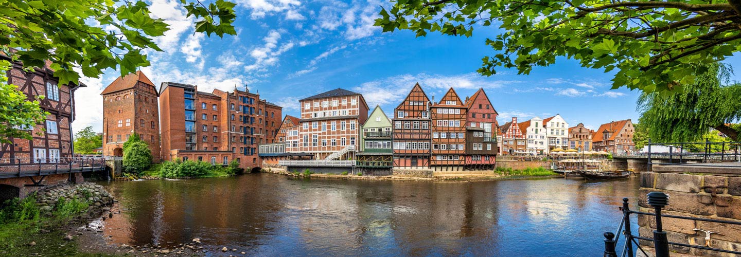 Bauunternehmen Lüneburg - inhabergeführte Baufirma - für Bauvorhaben in der Stadt und dem Landkreis Lüneburg  & Umgebung - Bürogebäude Neubau Gewerbebau Hallenbau Gewerbeimmobilien Geschäftshaus Bürohaus Altbau Denkmalschutz