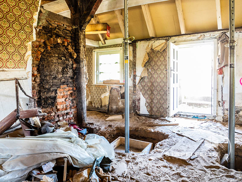 Sanierung Komplettsanierung Denkmalschutz historisches Fachwerkhaus Umbau Verblendziegel Fachwerk Altengamme Reetdachhaus Fundament Mauerwerk Sohlenplatte Bauunternehmen Stapelfeldt Bauunternehmung Geesthacht Großraum Hamburg Lauenburg Lüneburg