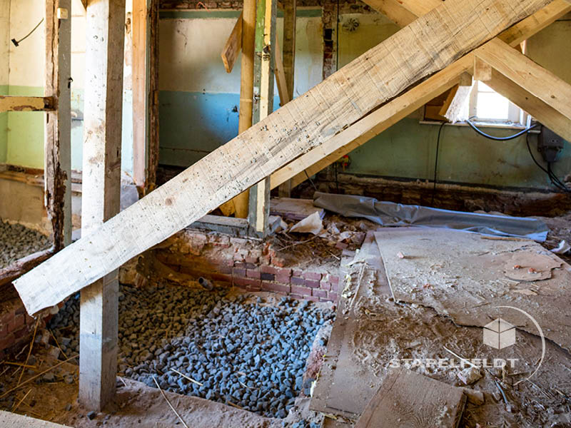 Sanierung Komplettsanierung Denkmalschutz historisches Fachwerkhaus Umbau Verblendziegel Fachwerk Altengamme Reetdachhaus Fundament Mauerwerk Sohlenplatte Bauunternehmen Stapelfeldt Bauunternehmung Geesthacht Großraum Hamburg Lauenburg Lüneburg