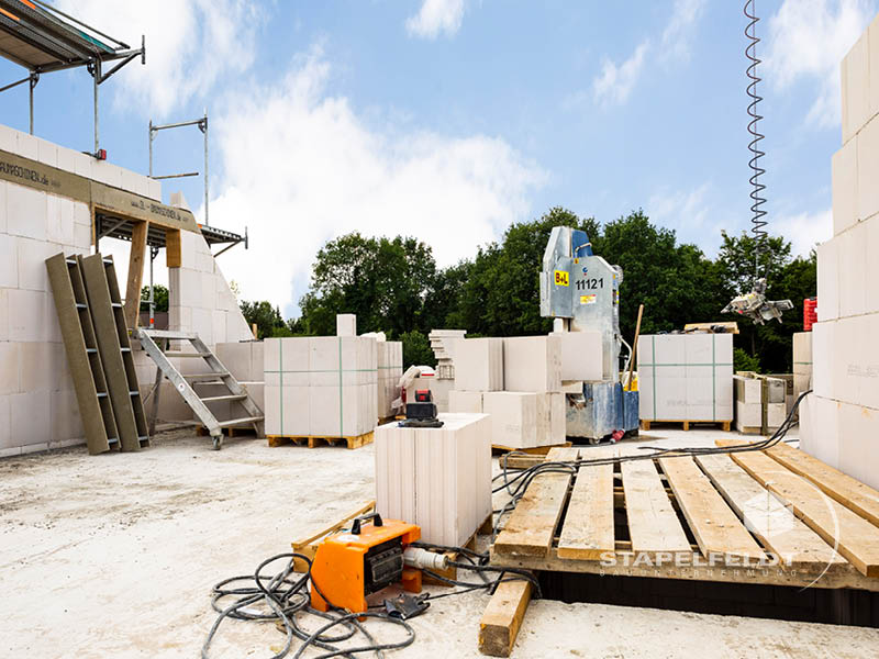 Schwarzenbek Neubau Neubauvorhaben Hausbau Wohnhaus Doppelhaus Doppelhaushälfte Stahlbetonarbeiten Kalksandsteinarbeiten Quadroelemente Bauunternehmen Stapelfeldt Bauunternehmung