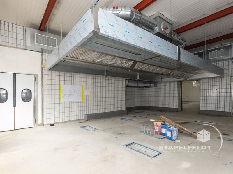 Bauunternehmen für Industriebau Bauunternehmen Umbau Schlachthof Verwaltungsgebäude Büroetage Hamburg Sankt Pauli Abbrucharbeiten Sanierung Fassade Denkmalschutz Sanierungsmaßnahmen Lagerhalle Werkshalle Industriegebäude Stapelfeldt Bauunternehmung