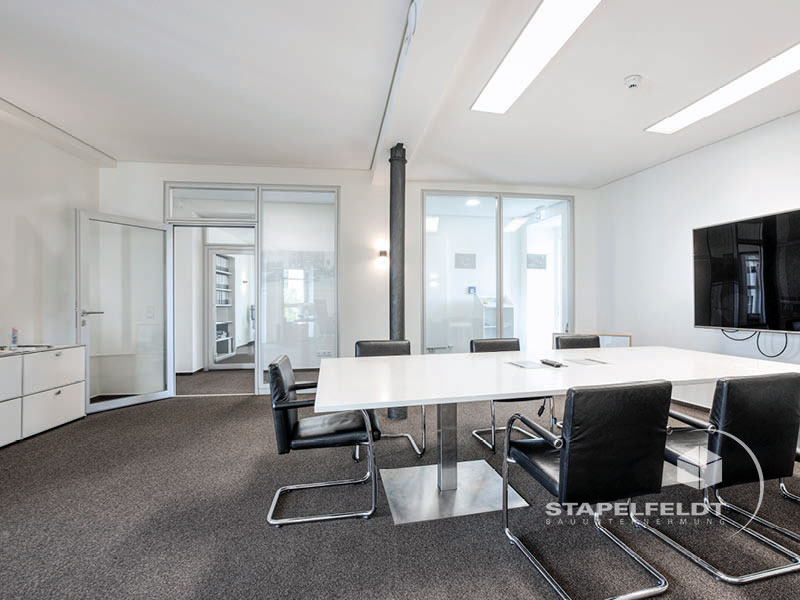 Bauunternehmen für Industriebau Bauunternehmen Umbau Schlachthof Verwaltungsgebäude Büroetage Hamburg Sankt Pauli Abbrucharbeiten Sanierung Fassade Denkmalschutz Sanierungsmaßnahmen Lagerhalle Werkshalle Industriegebäude Stapelfeldt Bauunternehmung