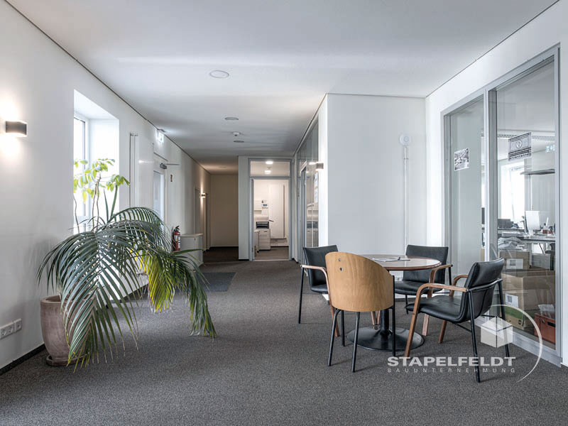Bauunternehmen für Industriebau Bauunternehmen Umbau Schlachthof Verwaltungsgebäude Büroetage Hamburg Sankt Pauli Abbrucharbeiten Sanierung Fassade Denkmalschutz Sanierungsmaßnahmen Lagerhalle Werkshalle Industriegebäude Stapelfeldt Bauunternehmung