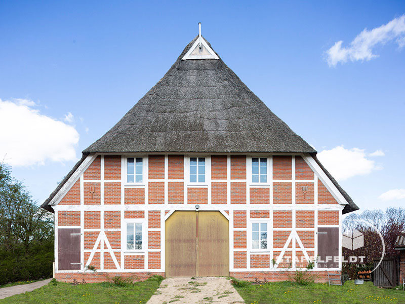 Sanierung Sanierungsmaßnahmen Denkmalschutz Entkerung Fachwerkhaus Verblendziegel Fachwerk Ochsenwerder Reetdachhaus Fundament Sohlenplatte Horizontalsperre Bauunternehmen Stapelfeldt Bauunternehmung Geesthacht Großraum Hamburg Lauenburg Lüneburg