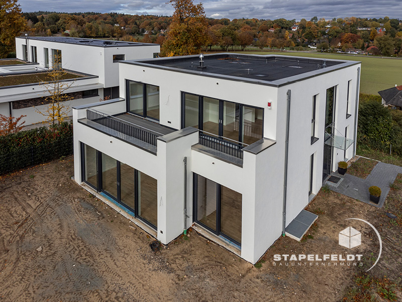 Stapelfeldt Bauunternehmung Geesthacht Neubau Einfamilienhaus Luxusvilla Villa Schwimmbad Aufzug Niedersachsen Jesteburg Hamburg