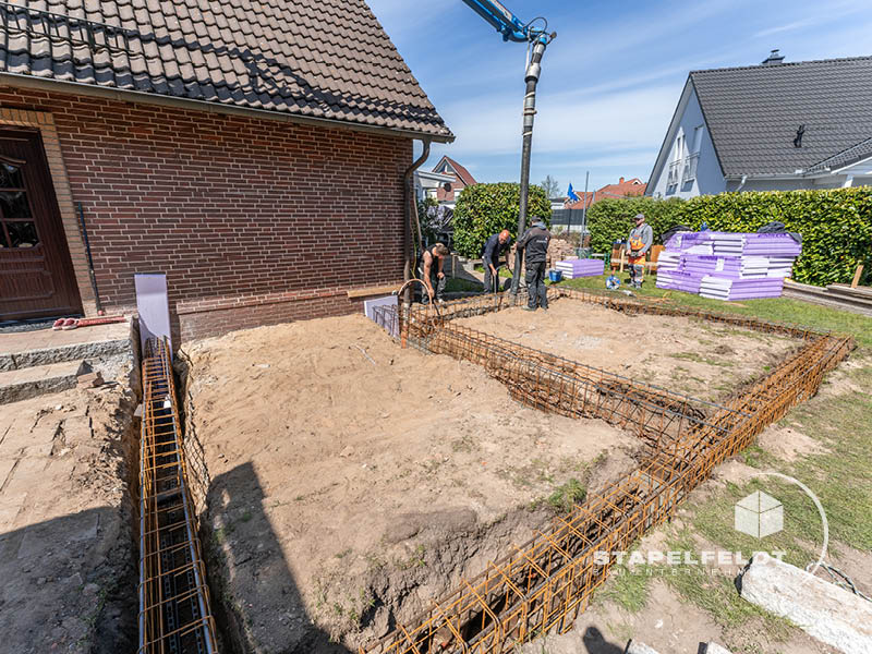 Die Firma Stapelfeldt Bauunternehmung in Geesthacht errichtet ein Anbau an einem Bestandsgebäude / Einfamilienhaus (EFH) im Hamburger Umland