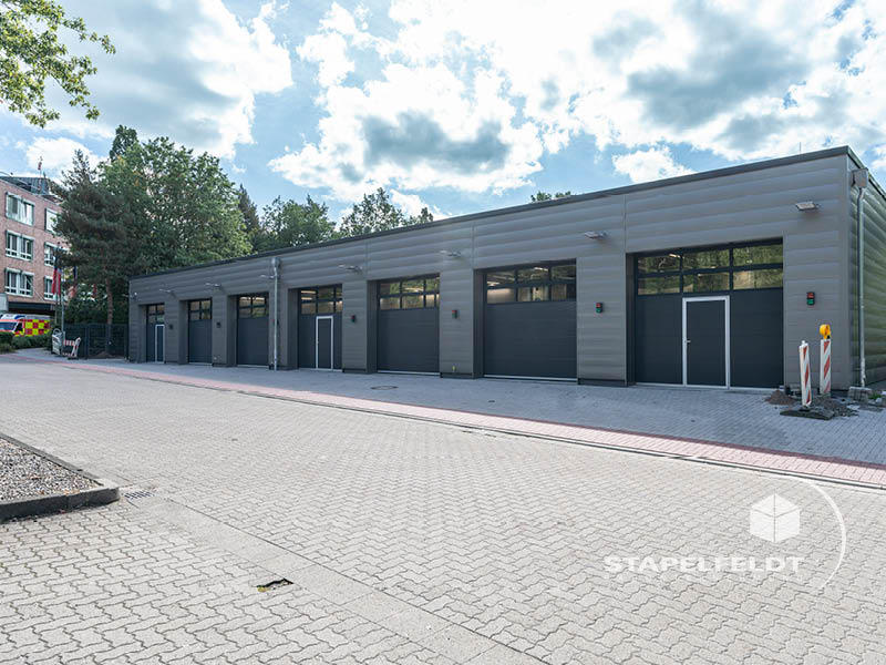 fertiggestelltes Bauprojekt | öffentlicher Neubau einer Rettungswache für das Johanniter-Krankenhaus Geesthacht durch das Bauunternehmen Stapelfeldt Bauunternehmung