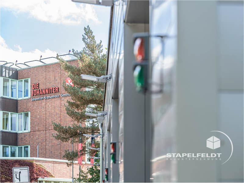 fertiggestelltes Bauprojekt | öffentlicher Neubau einer Rettungswache für das Johanniter-Krankenhaus Geesthacht durch das Bauunternehmen Stapelfeldt Bauunternehmung