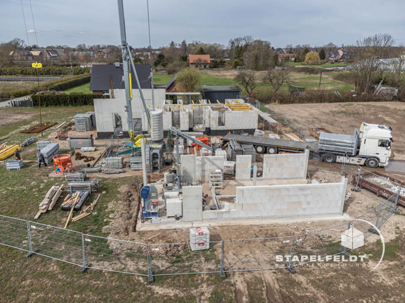 Haus bauen Curslack Baustelle Neubau Exklusiv Einfamilienhaus Hamburg Bergedorf Bauunternehmen | Stapelfeldt Bauunternehmung