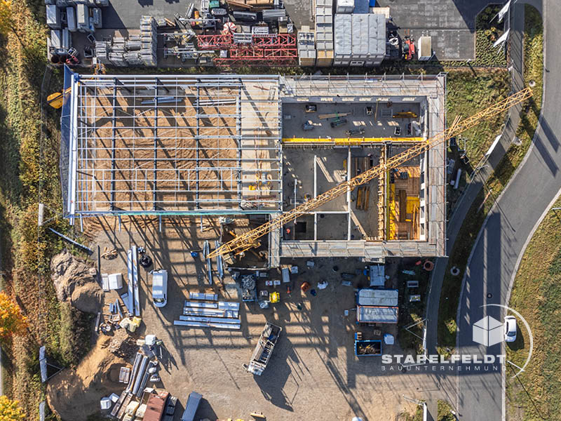 Neubau Gewerbegebiet Nord Leibnizstraße Halle & Verwaltungsgebäude | Baustelle Hallenbau Industriebau | Bauunternehmen Stapelfeldt Bauunternehmung Geesthacht