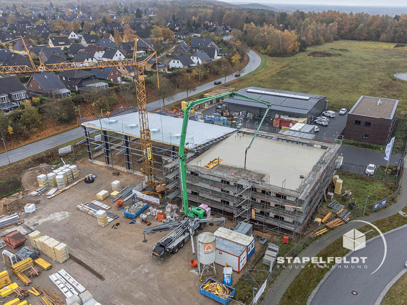 Neubau Gewerbegebiet Nord Leibnizstraße Halle & Verwaltungsgebäude | Baustelle Hallenbau Industriebau | Bauunternehmen Stapelfeldt Bauunternehmung Geesthacht