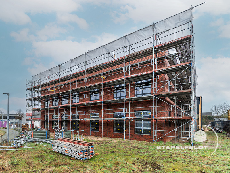 Neubau Gewerbegebiet Nord Leibnizstraße Halle & Verwaltungsgebäude | Baustelle Bürogebäude Industriebau | Bauunternehmen Stapelfeldt Bauunternehmung Geesthacht