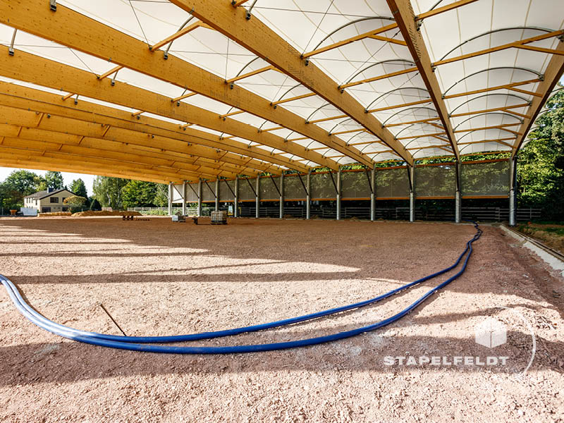 Streifenfundament für Hockeyhalle des Hockeybundesstützpunktes in Hamburg | Bauunternehmen für Neubau von Sporthallen, Sportanlagen, Hallenbau, Stahlhallen, Stahlhallenbau | Stapelfeldt Bauunternehmung