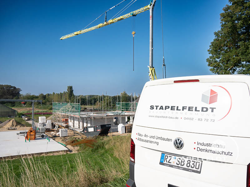 Neubau von einer Doppelhaushälfte in Hamburg | Doppelhaushälften bauen | Doppelhaus / Zweifamilienhaus Hamburg Bergedorf | neues Haus bauen Bauunternehmen Stapelfeldt Bauunternehmung