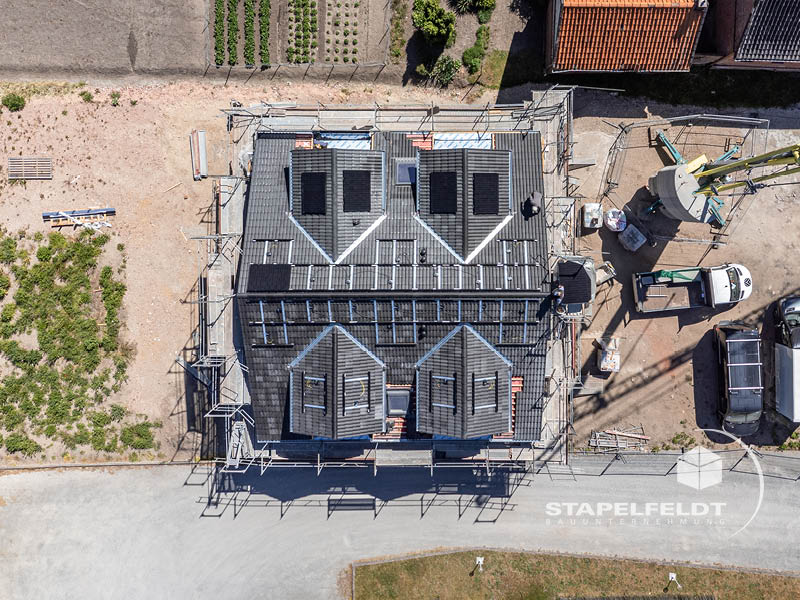 Bauen am Deich | Neubau Mehrfamilienhaus mit vier Wohneinheiten | Bauunternehmen Hamburg Bergedorf Kirchwerder Krauel Neuengammen Zollenspieker | in direkter Ebnähe | Stapelfeldt Bauunternehmung