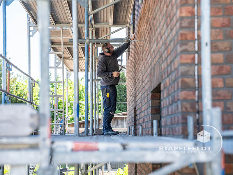 Bauen am Deich | Neubau Mehrfamilienhaus mit vier Wohneinheiten | Bauunternehmen Hamburg Bergedorf Kirchwerder Krauel Neuengammen Zollenspieker | in direkter Ebnähe | Stapelfeldt Bauunternehmung