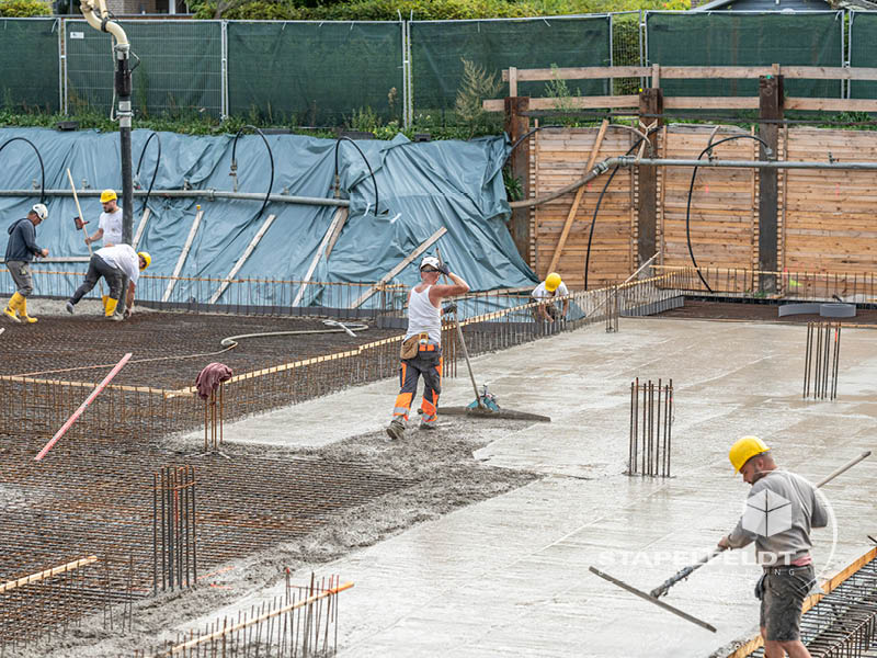 Schütten der Betondecke | Privater Wohnungsbau | Bauarbeiten zur Erstellung des Wohnquartiers Reiherstieg in Lüneburg Wilschenbruch | Stapelfeldt Bauunternehmung