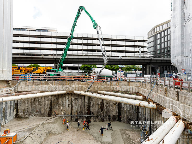 Erstellung der Sauberkeitsschicht (SKS) für den Neubau eines Hotels / Hotelneubau in Hamburg-Altstadt am Rödingsmarkt durch das Bauunternehmen Stapelfeldt Bauunternehmung