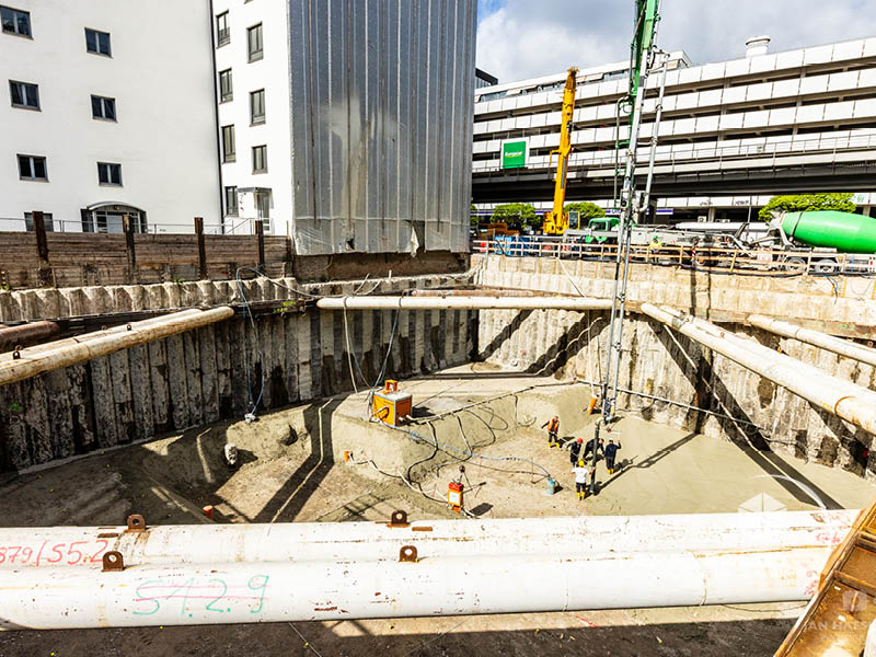 Erstellung der Sauberkeitsschicht (SKS) für den Neubau eines Hotels / Hotelneubau in Hamburg-Altstadt am Rödingsmarkt durch das Bauunternehmen Stapelfeldt Bauunternehmung