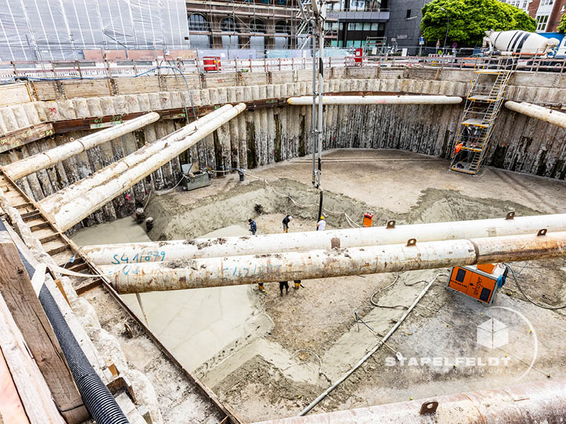 Erstellung der Sauberkeitsschicht (SKS) für den Neubau eines Hotels / Hotelneubau in Hamburg-Altstadt am Rödingsmarkt durch das Bauunternehmen Stapelfeldt Bauunternehmung