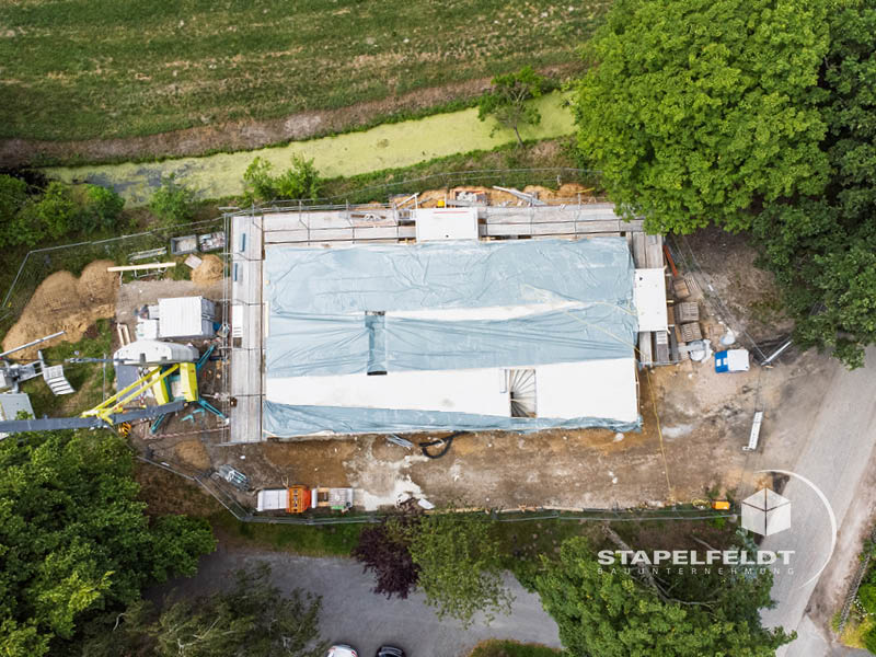 Baustellenaufnahme Drohnenaufnahme | Neubau Doppelhaushälfte & Wohnungen, 5 Wohneinheiten, Hamburg Curslack Bezirk Bergedorf, Bauunternehmen Stapelfeldt Bauunternehmung aus Geesthacht
