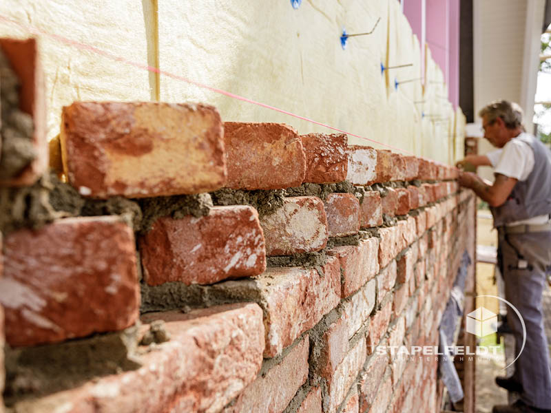 Maurerarbeiten Klinkerarbeiten Klinkersteine Zierklinker für dekorative Verzierungen an Fassade im Landkreis Lüneburg | Bauunternehmen Stapelfeldt Bauunternehmung