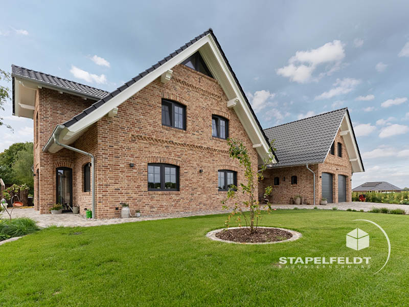 Individuell gebautes Einfamilienhaus mit Klinkerfassade im Landkreis Lüneburg | Stapelfeldt Bauunternehmung
