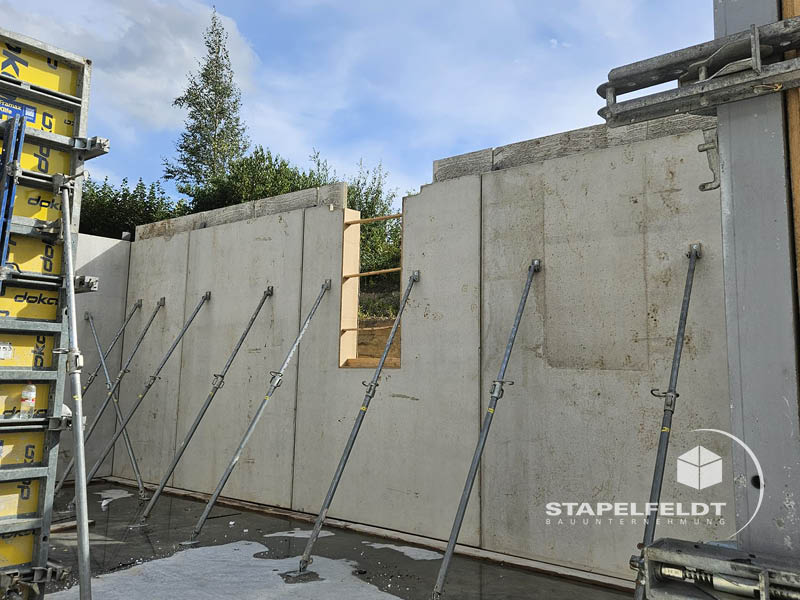 Neubau Halle mit Tiefgarage Autowerkstatt Norderstedt Fundament Untergeschoss Betonarbeiten | Hallenbau Bauunternehmen Stapelfeldt Bauunternehmung Geesthacht