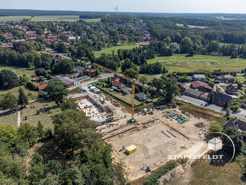 Drohnenaufnahme der Baustelle für den Neubau von EDEKA und PENNY am Neumühler Weg in Neetze