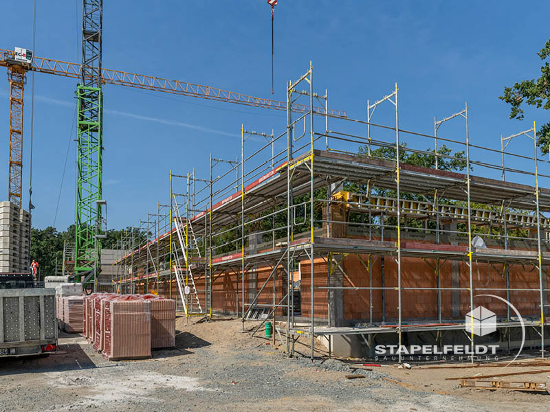 Mauerwerksarbeiten am Rohbau des neuen EDEKA- und PENNY-Standorts in Neetze