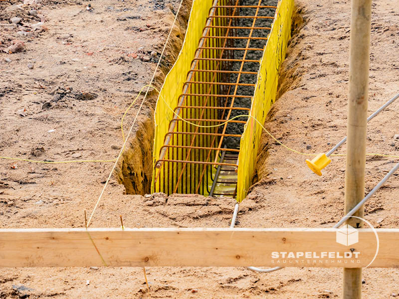 Stahlbewehrung im Streifenfundament für den Kita-Neubau in Geesthacht | Stapelfeldt Bauunternehmung