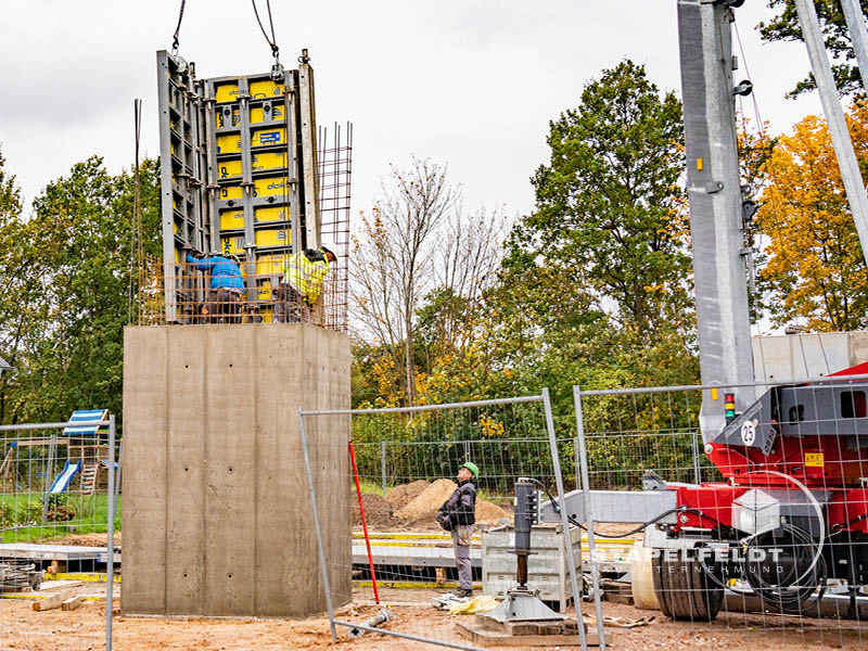 Schalungsarbeiten am Stahlbeton-Aufzugsschacht für den Kita-Neubau in Geesthacht | Stapelfeldt Bauunternehmung